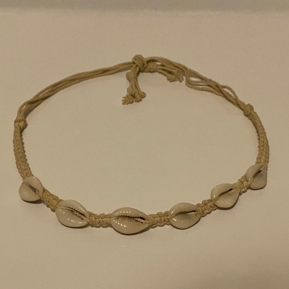 Shell 🐚 necklace - Picture 3 of 3